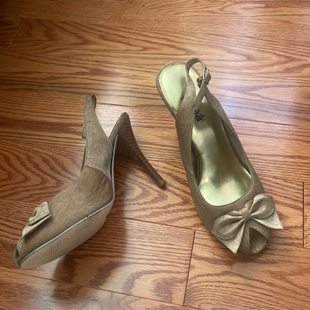 DIBA classic open toe champagne satin sling back heels